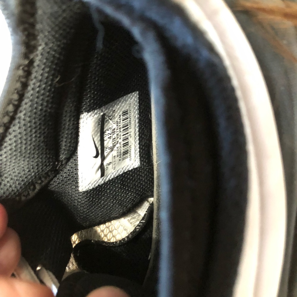 Black and white mens nike basketball shoes - Picture 3 of 4